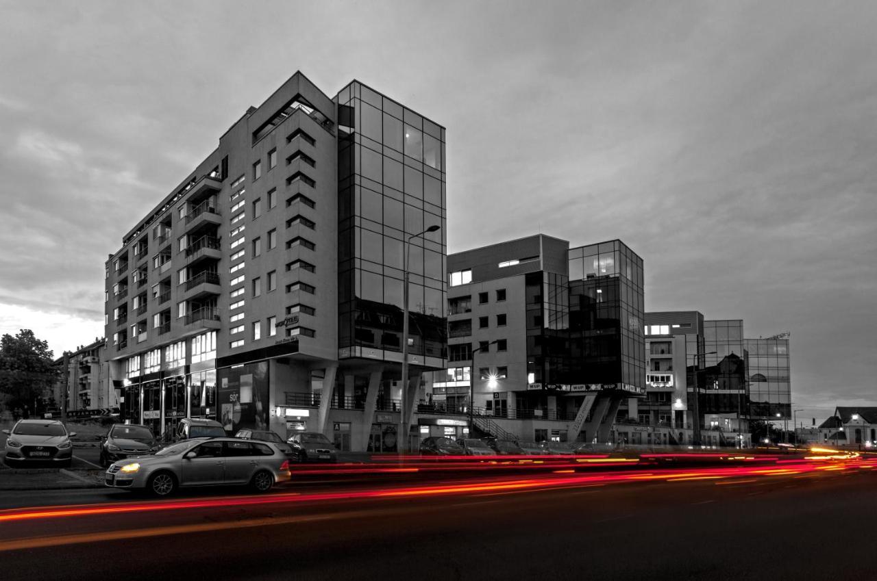 Macropolis Apartments Miskolc Buitenkant foto