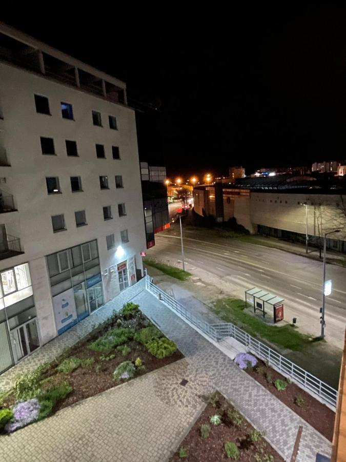 Macropolis Apartments Miskolc Buitenkant foto