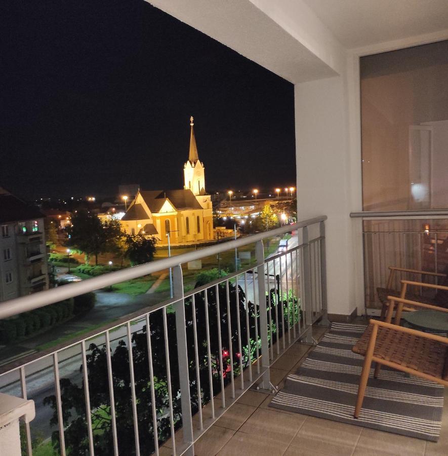 Macropolis Apartments Miskolc Buitenkant foto